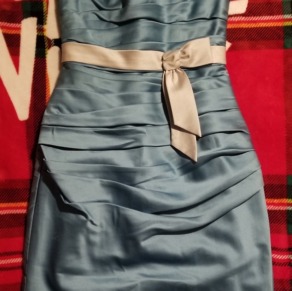 Dress - Picture 1 of 4